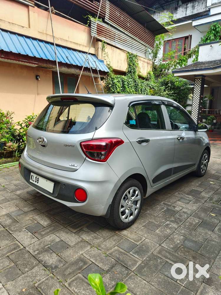 2017 Hyundai Grand I10 Sportz | Only 25,000 Km | Full Company Service
