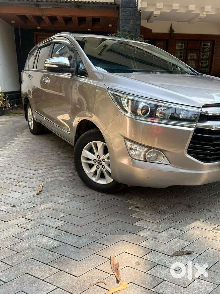Toyota Innova Crysta 2016 Diesel Well Maintained