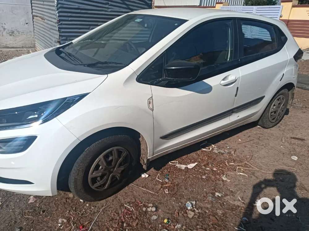 Tata Altroz 2025 Petrol Well Maintained