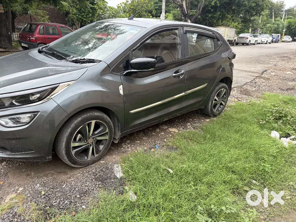 Tata Altroz Petrol Manual 2023 Variant