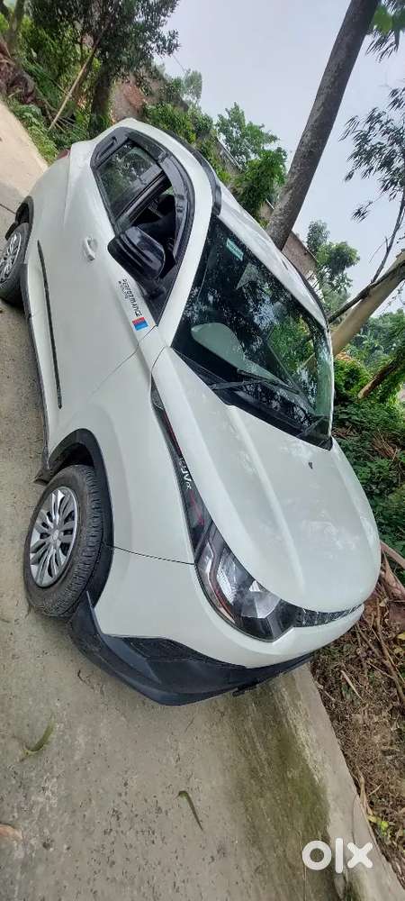 Mahindra Kuv 100 Petrol 2016