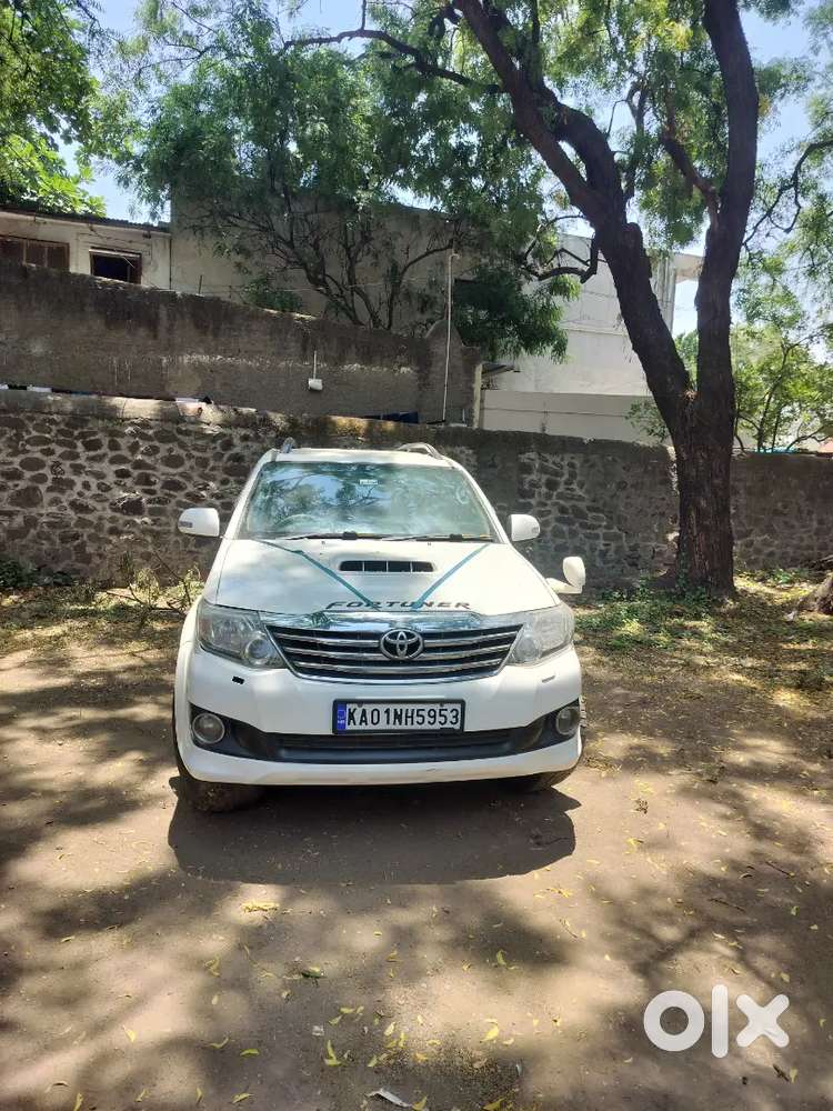 Toyota Fortuner 2013 Diesel Well Maintained 100% Tire