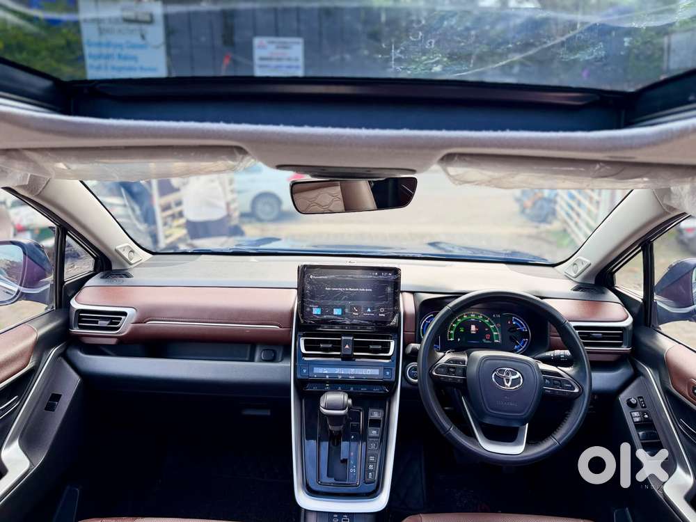 Toyota Innova Hycross 2.0 Zx Hybrid 7 Str, 2024, Petrol