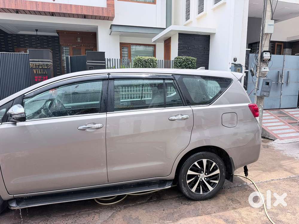 Toyota Innova Crysta 2022