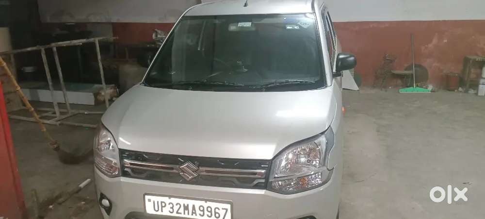 गाड़ी एकदम नई है कोई काम नहीं 4 लाख से नीचे वाले संपर्क ना करें