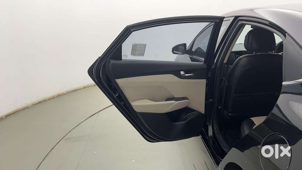Hyundai Verna 1.5 Sx Ivt, 2022, Petrol