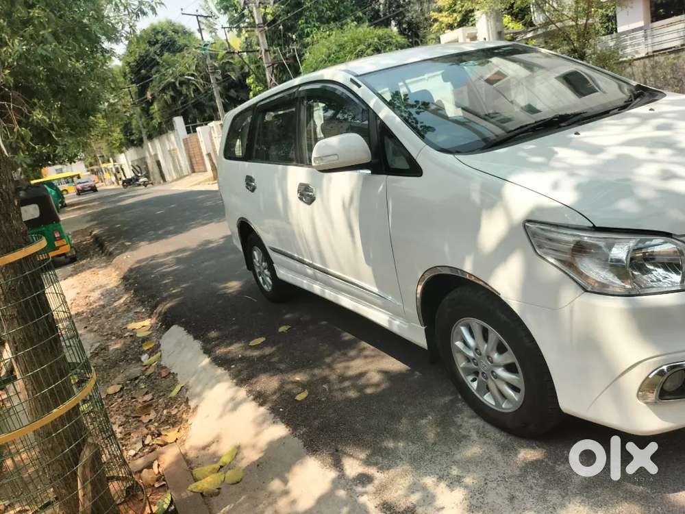 Toyota Innova 2014