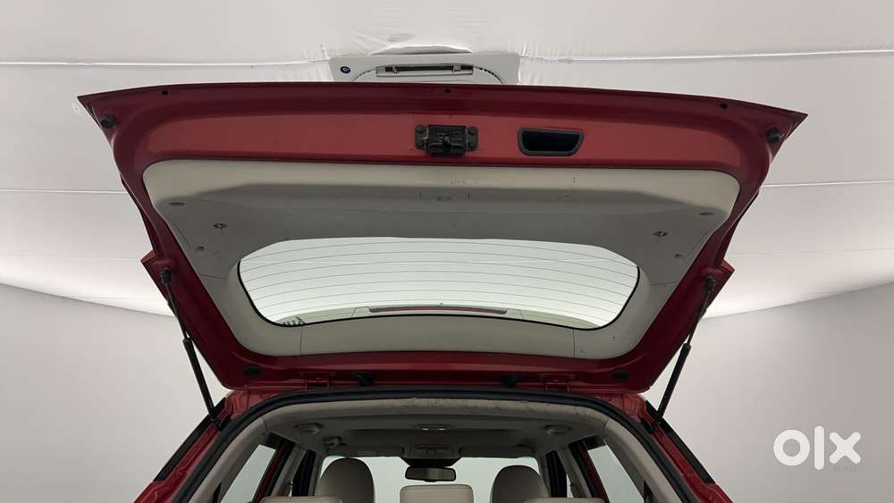 Mahindra Xuv300 W8 (o) 1.5 Diesel Amt Dual Tone, 2019, Diesel