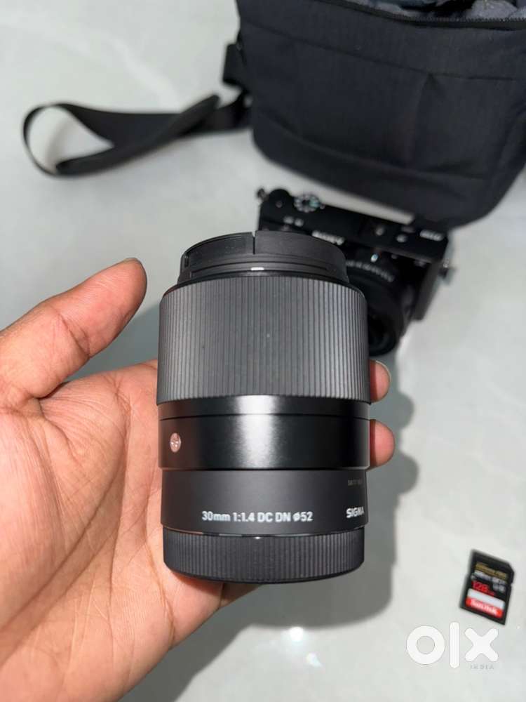 Sony Alpha A6100 Mirrorless Camera Kit – Like New (Used Only