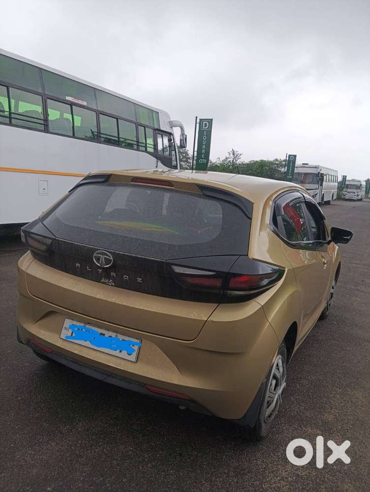 Tata Altroz Xe Petrol