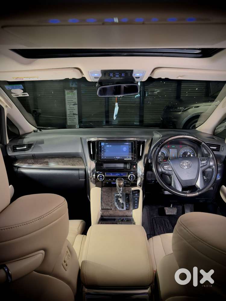 Toyota Vellfire Vip – Executive Lounge, 2022, Petrol