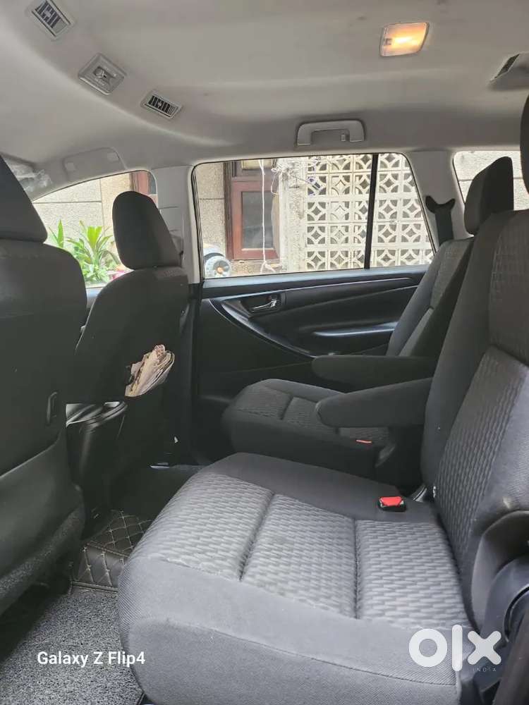 Innova Crysta 2022 Petrol Well Maintained