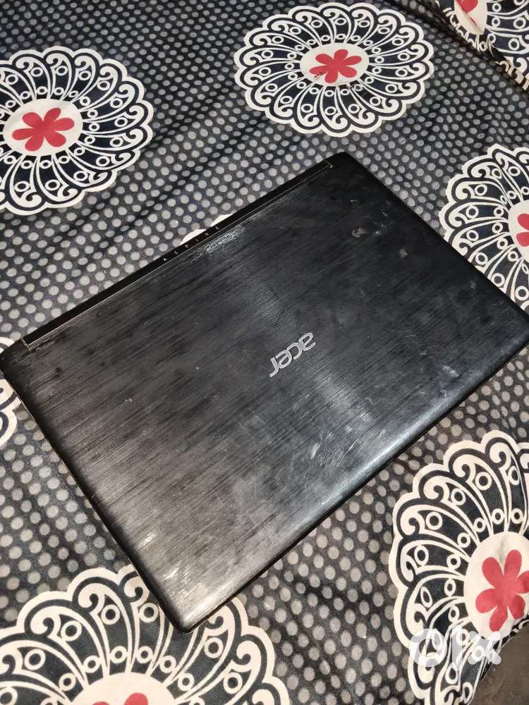 Selling laptop urgently