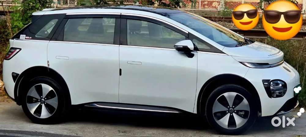 Mg Windsor 38 Kilowatt Ev 2025 Electric 17000 Km In Showroom Condition