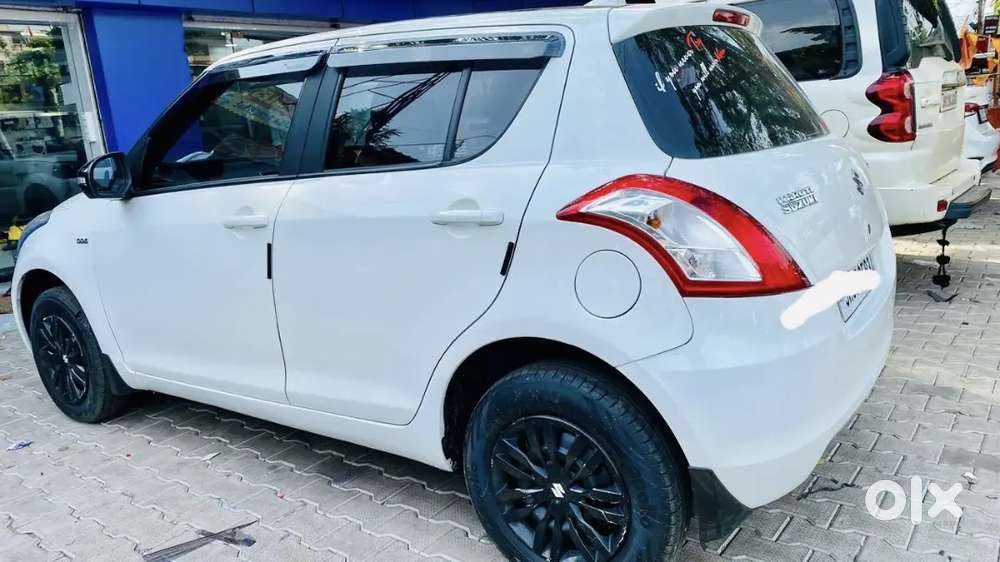 Maruti Suzuki Swift 2015 Diesel 75200 Km Driven