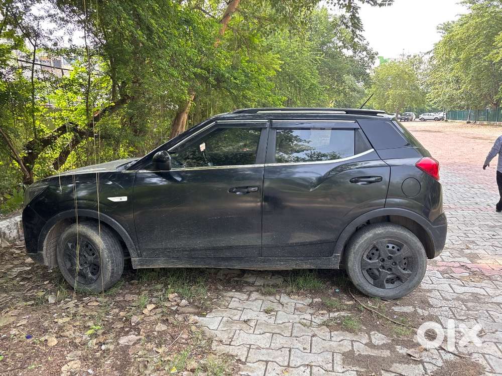 Mahindra Xuv300 Turbosport 2023 Petrol Well Maintained