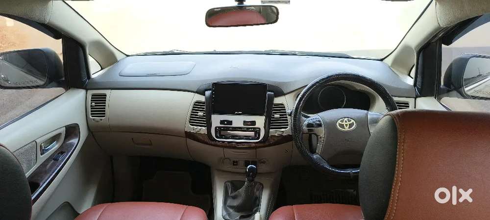 Toyota Innova 2.5 V 2013 Ending 14 Registration