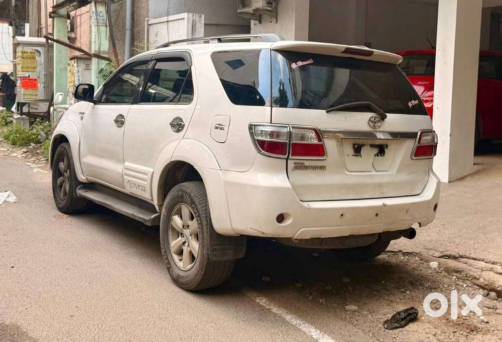 Toyota Fortuner 3.0 4x4 Manual, 2011, Diesel