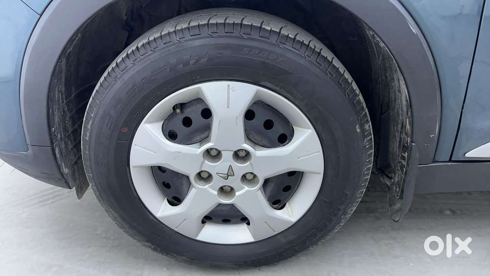 Mahindra Xuv300 1.2 W6 Amt Petrol, 2023, Petrol