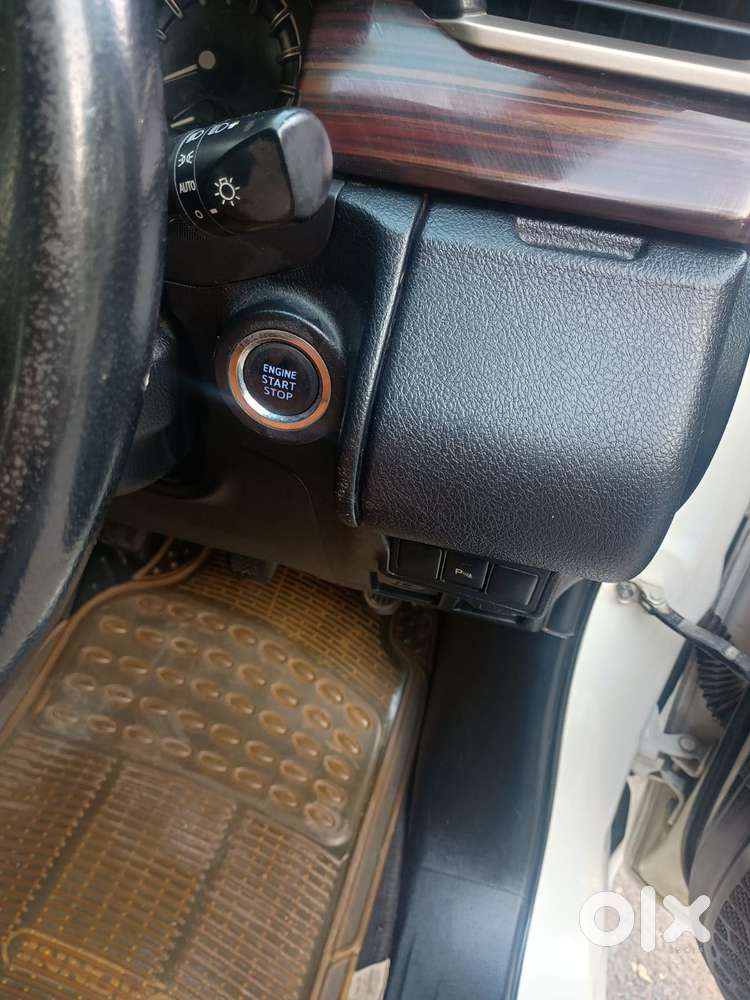 Toyota Innova Crysta 2.4 Vx Mt, 2017, Diesel