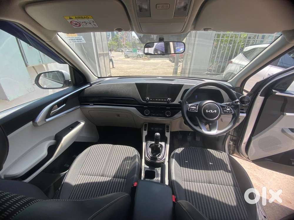 Kia Carens G 1.5 6mt Premium (o) 7-seater, 2023, Petrol