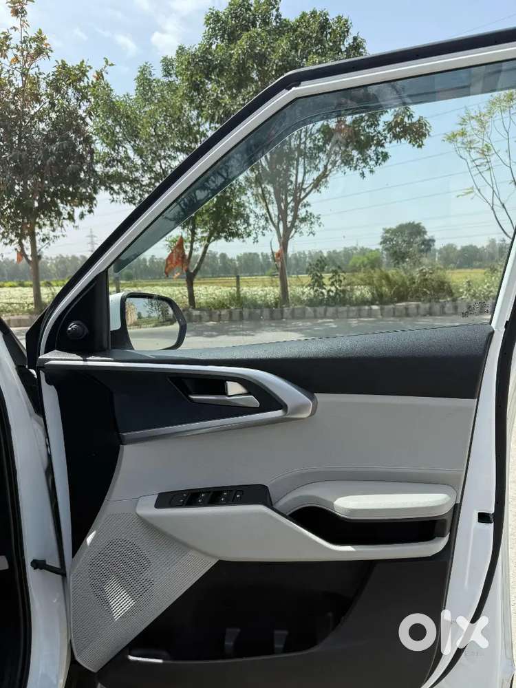 Kia Carens 2023 Cng & Hybrids 42000 Km Driven