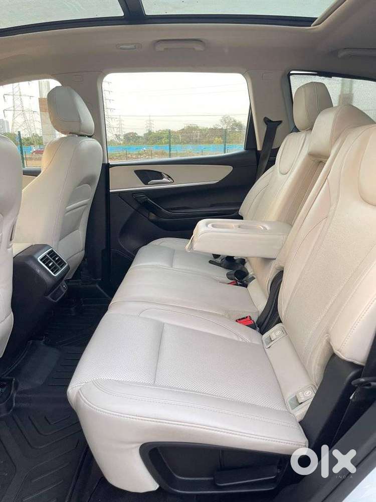 Mahindra Xuv700 2.2 Ax 7 Diesel At Str, 2024, Diesel