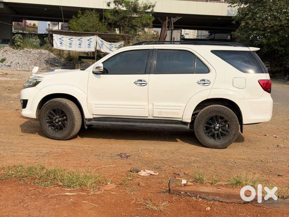 Toyota Fortuner 4x2 Manual, 2014, Diesel