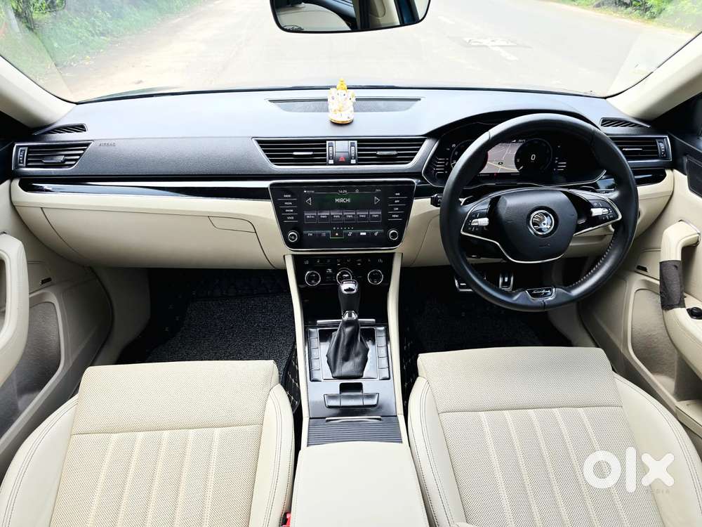 Skoda Superb 2.0 L&k Tsi At, 2022, Petrol