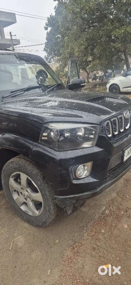 Mahindra Scorpio 2018 Diesel 75000 Km Driven