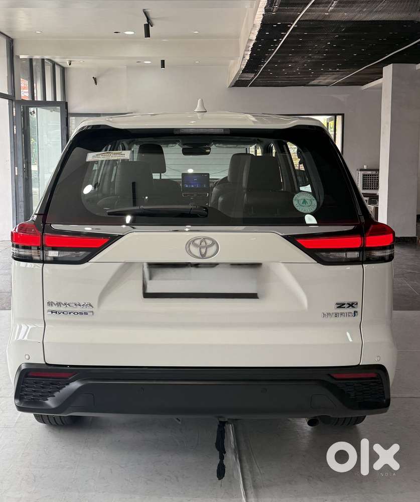 Toyota Innova Hycross 2.0 Zx Hybrid 7 Str, 2023, Cng & Hybrids