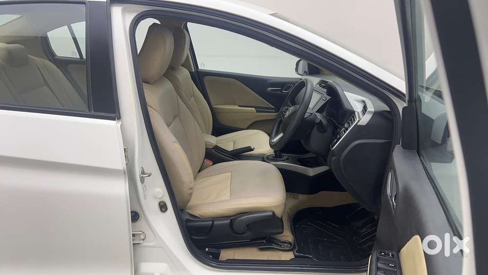 Honda City 1.5 V 4th Gen I-vtec Mt, 2023, Petrol