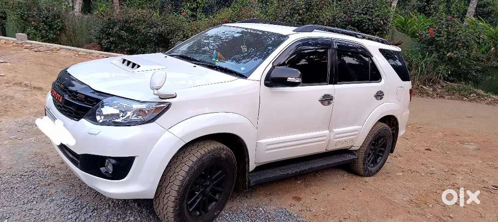 Toyota Fortuner Legender 2012 Diesel 200000 Km Driven