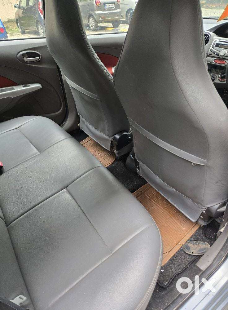 Toyota Etios V, 2011, Petrol