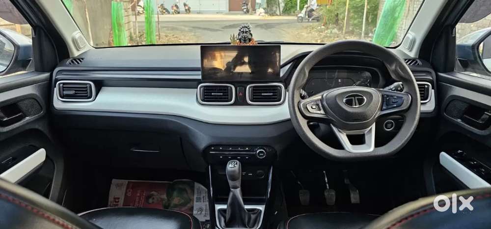 Tata Punch, 2025, Petrol