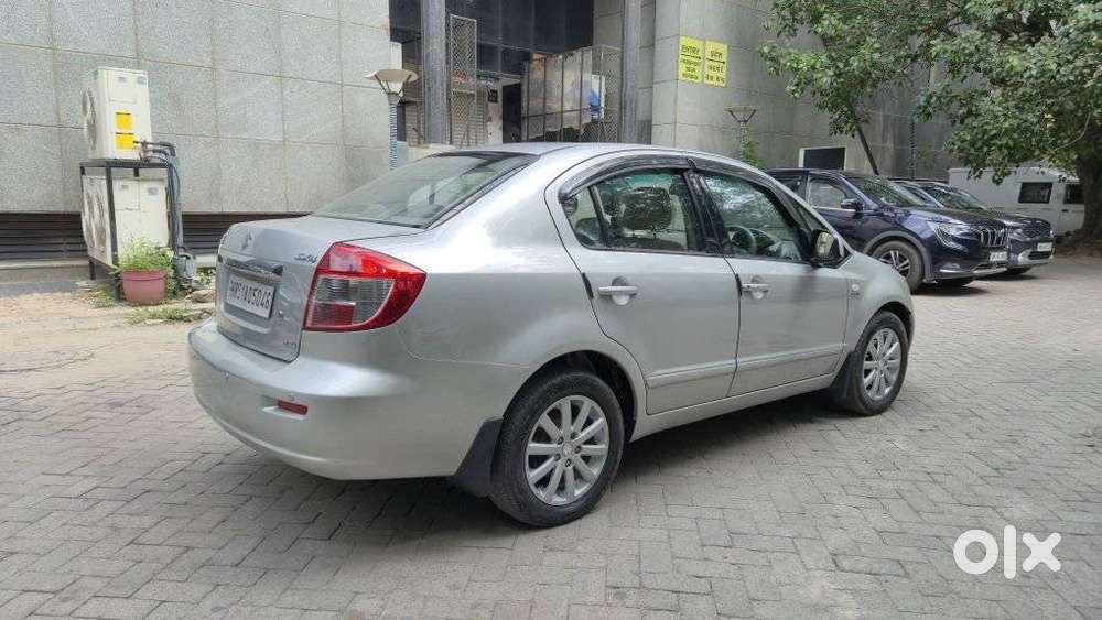 Maruti Suzuki Sx4 Zxi Mt Bsiv, 2012, Petrol