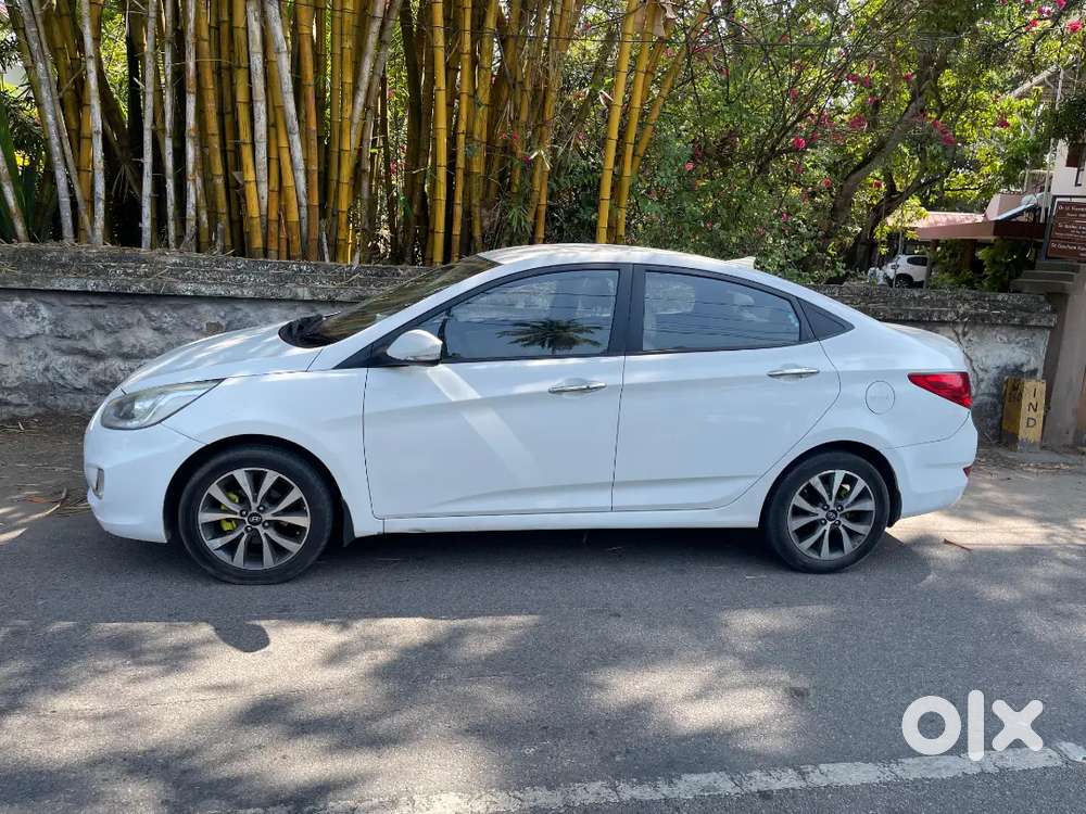 White Hyundai Verna For Sale  Good Condition