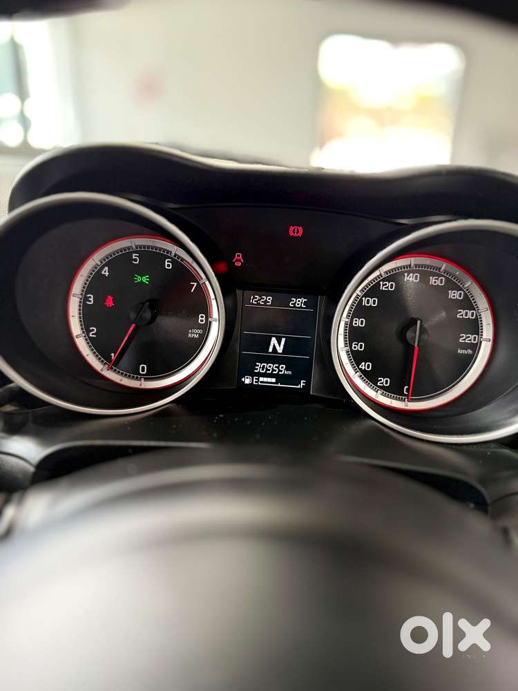 Maruti Suzuki Swift 1.3 Zxi, 2023, Petrol