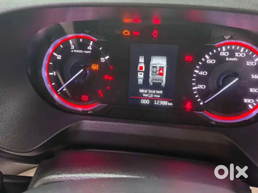 Mahindra Thar Roxx Petrol 2025