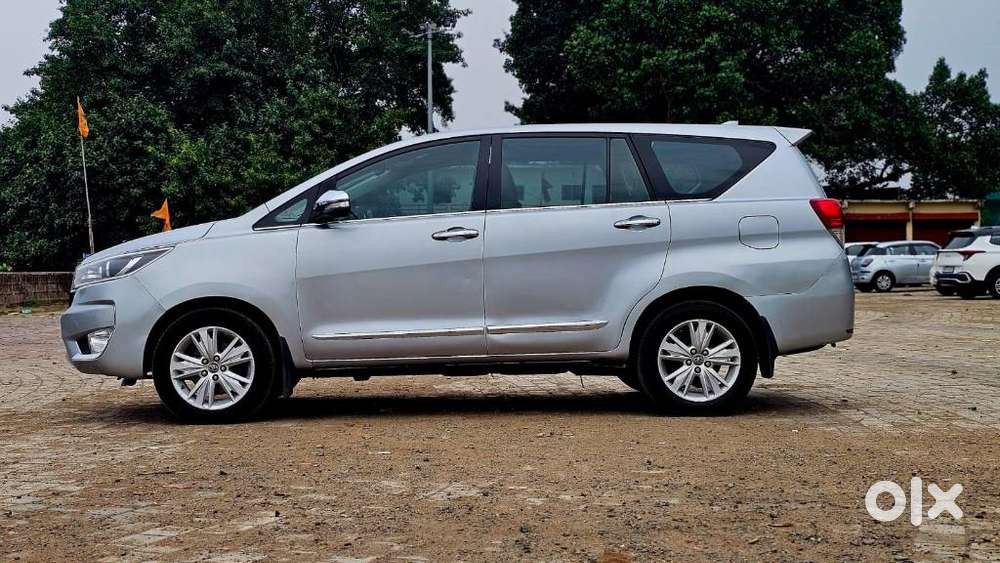 Toyota Innova Crysta 2.8z Automatic, 2016, Diesel