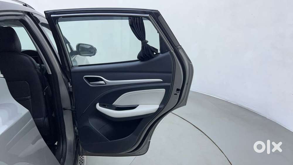 Mg Astor 1.5 Sharp(o) Cvt Ivory, 2024, Petrol