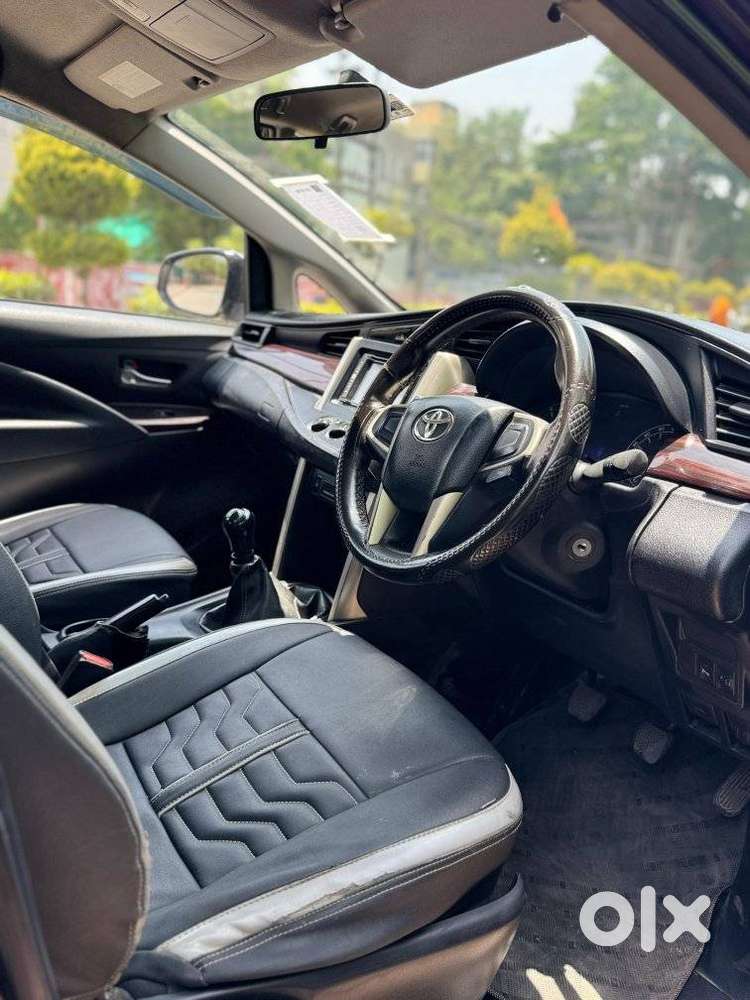 Toyota Innova Crysta 2.4 G Mt, 2017, Diesel