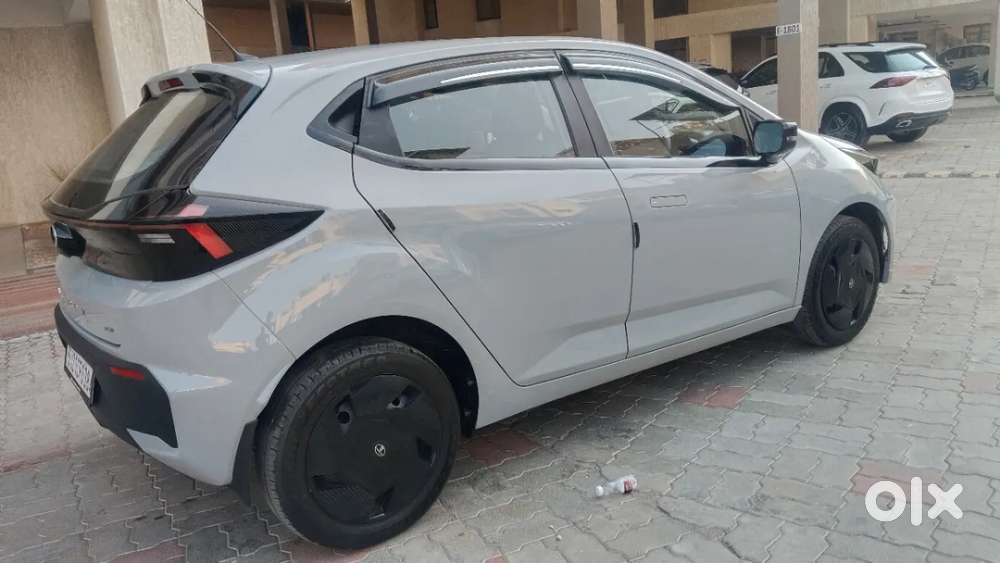 Tata Altroz, 2025, Cng & Hybrids