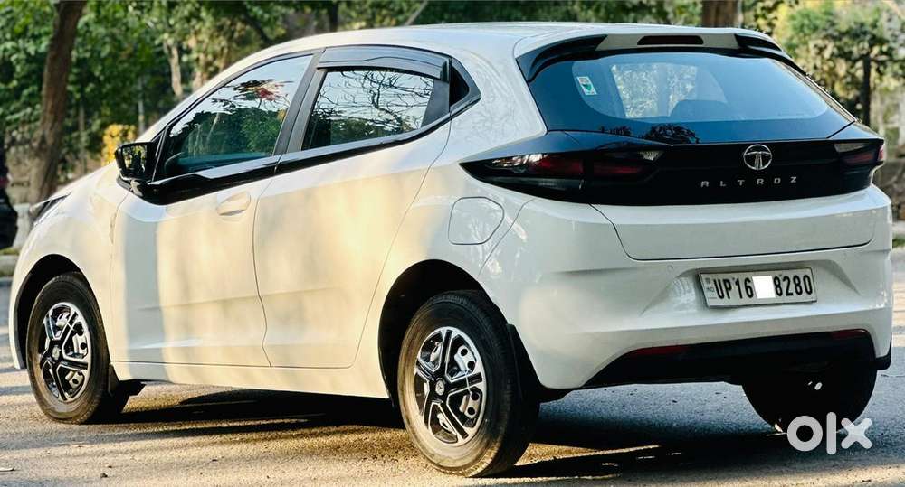 Tata Altroz 1.2 Xe, 2022, Petrol