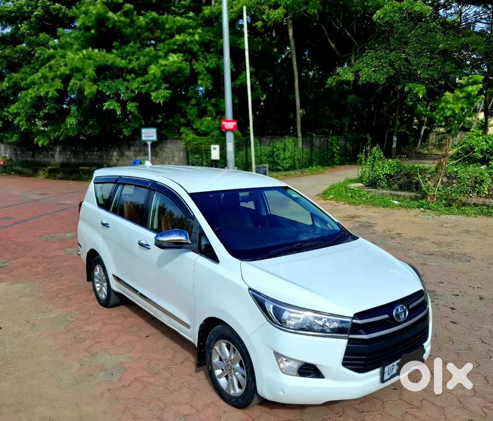 Toyota Innova Crysta Gx 2.4 Mt 8-seater /immacul