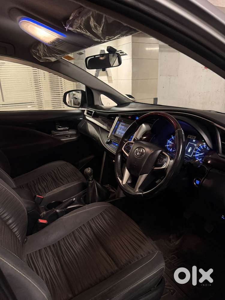 Toyota Innova Crysta 2.4 Vx Mt 8s, 2017, Diesel