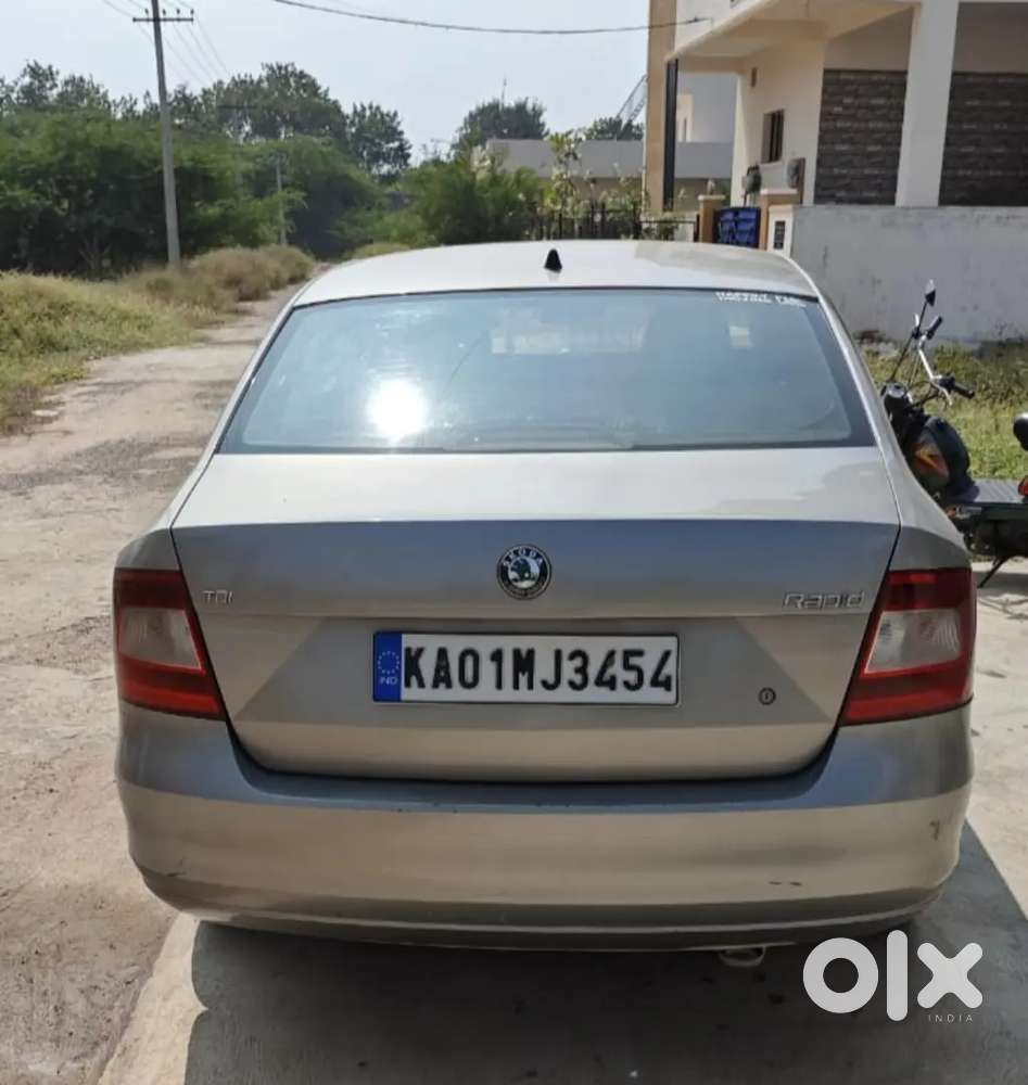 Skoda Rapid 2012 Diesel Good Condition 22kmpl Bangalore Registration