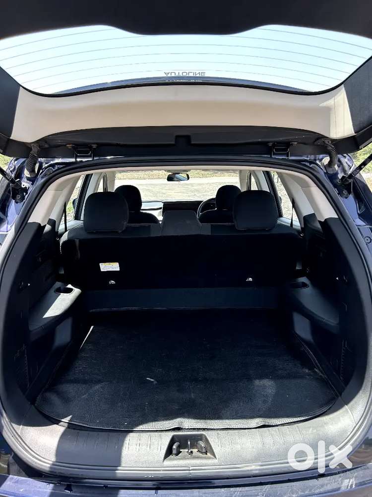 Mahindra Xuv700 Ax5 Diesel Manual 5 Seater