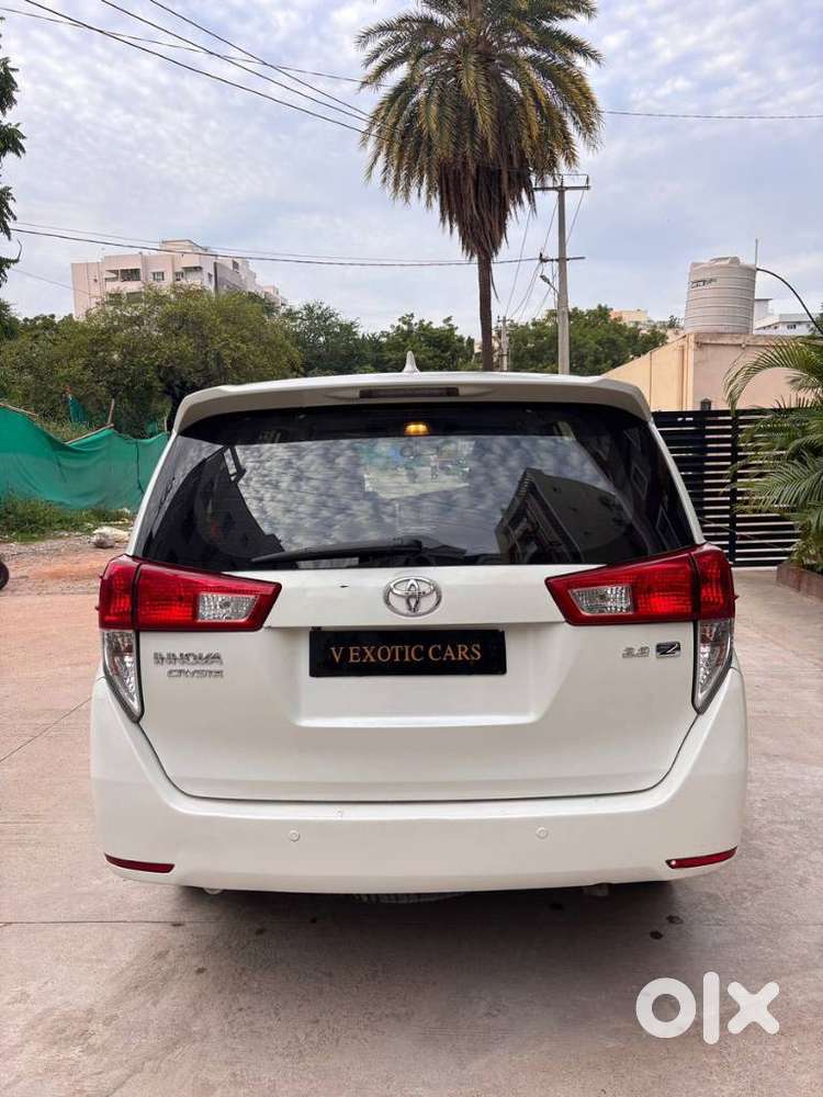 Toyota Innova Crysta 2.8z Automatic, 2016, Diesel