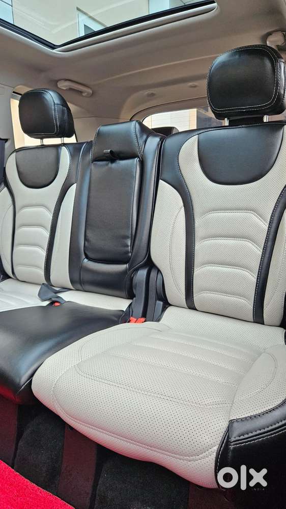 Mahindra Xuv700 2.2 Ax 7 Diesel At Str, 2025, Diesel